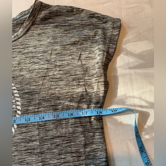 M tee - Picture 5 of 8